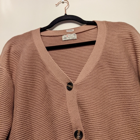 Cropped button up sweater - Picture 2 of 3